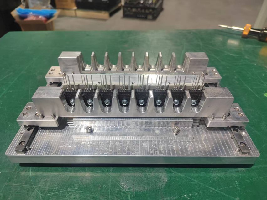 逆变器内功率元件的导热硅脂应用