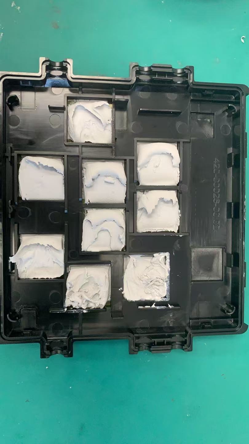 光伏优化器内部导热